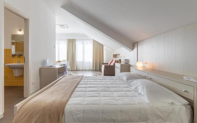 Aparthotel Grel Suite 208