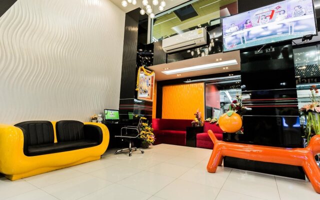 De Lux Bangkok Hotel