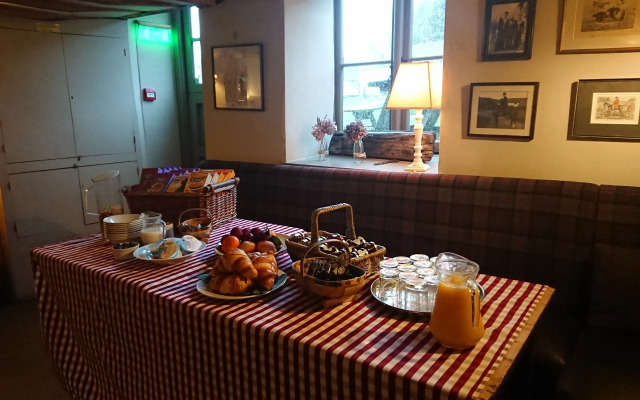 Elizabeth -Tiger Inn