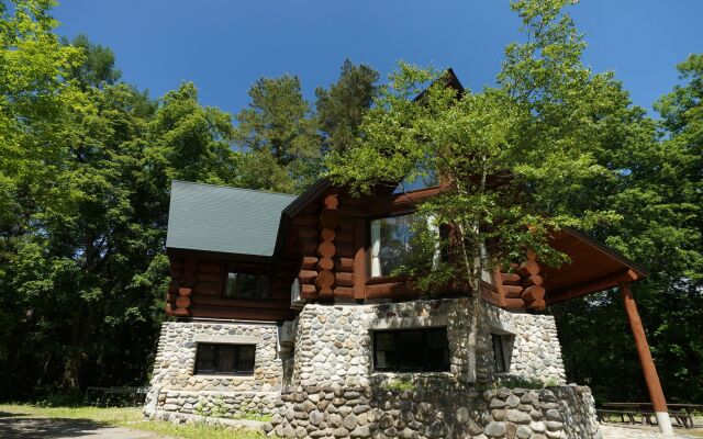 Hakuba Canadian Lodge