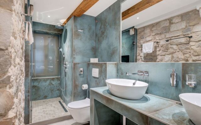 Mint Luxury Rooms