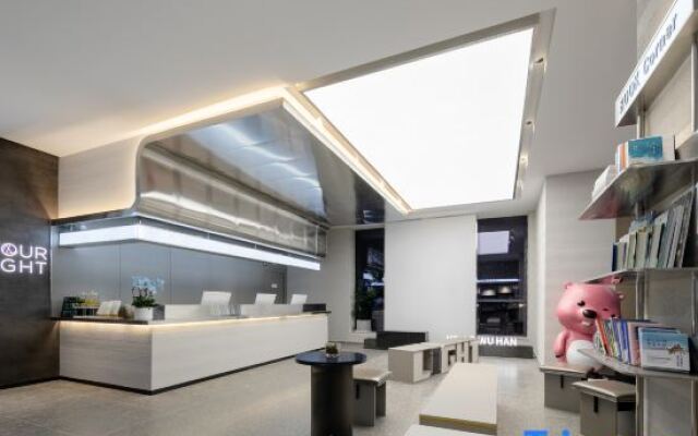Wuhan Oceanwide CBD Xinhua Road Atour Light Hotel