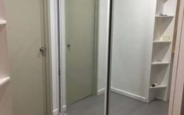 City Plaza in the heart of Canberra Centre! Private room in shared Apartment – Guest Rooms – Canberra
