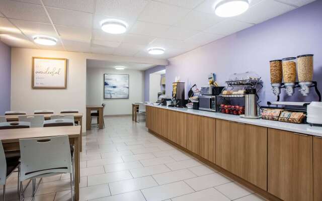 Microtel Inn & Suites by Wyndham Southern Pines / Pinehurst