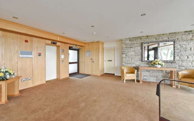 Stunning Penthhouse apt
