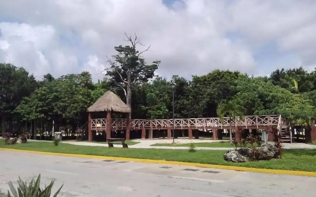 Beautiful Hoestel Near Cancun Beaches With Comfort and Security Guaranteed!