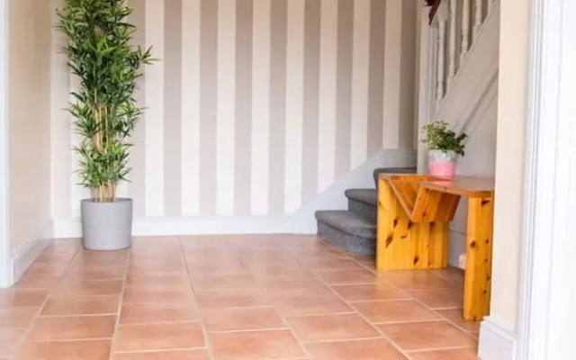3-bed House in Clonmany With Panoramic Hillside Se