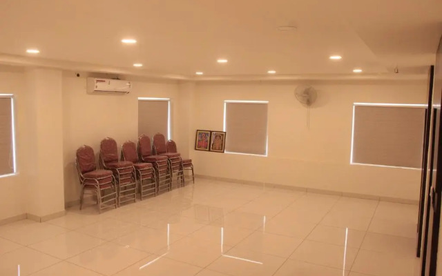 RR Service Apartment