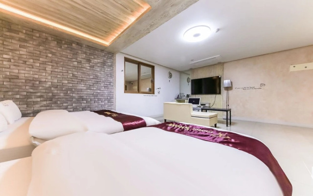 Cheongju Show Hotel