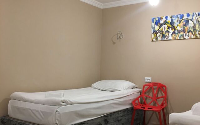 Check Point Hotel