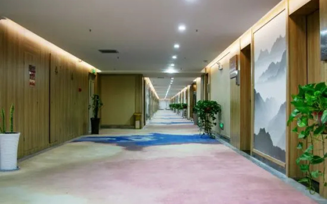 Yunshang Qingju Hotel (Xi'an Bell Tower City Wall Yongningmen Subway Station Branch)