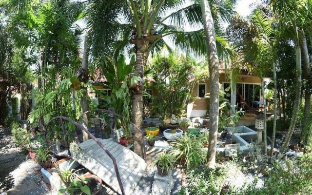 Sanuk bungalows