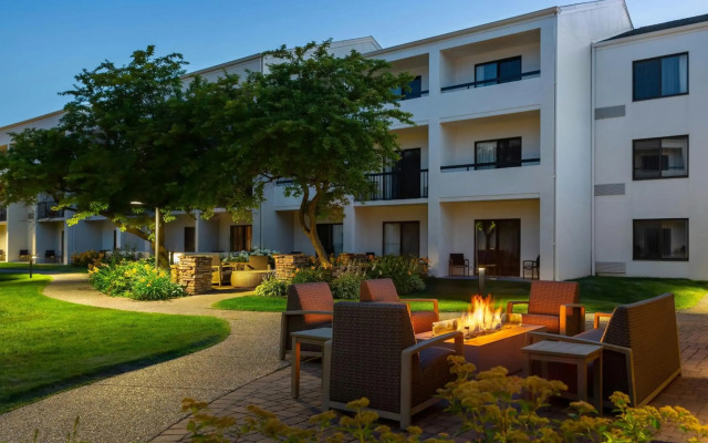 Courtyard by Marriott Minneapolis-St. Paul Airport