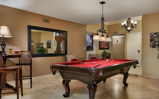 Mountain Views & Heated Pool/spa & Amenities Galore!