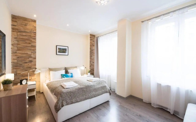 Ultra central large home with AC and balcony