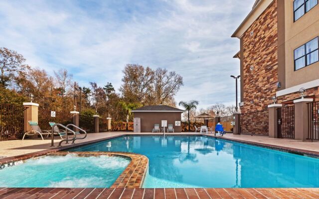 Holiday Inn Express & Suites Cleveland