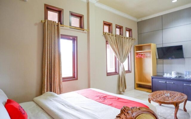 RedDoorz Plus near Haluoleo University