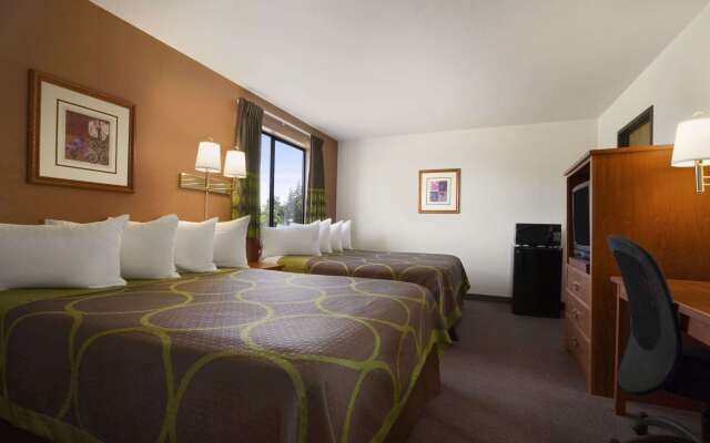 Super 8 by Wyndham Port Angeles at Olympic National Park Hotel