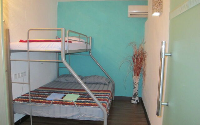 gurney Budget Inn