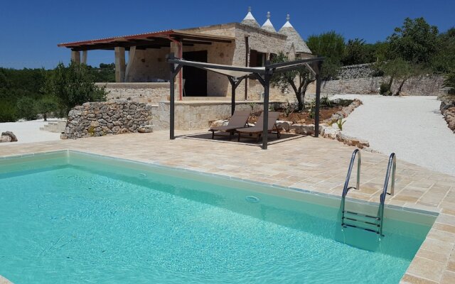Trulli Parco Grande Con Piscina Privata