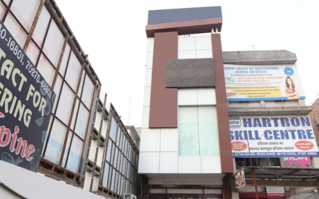 OYO 22977 Hotel Alpine