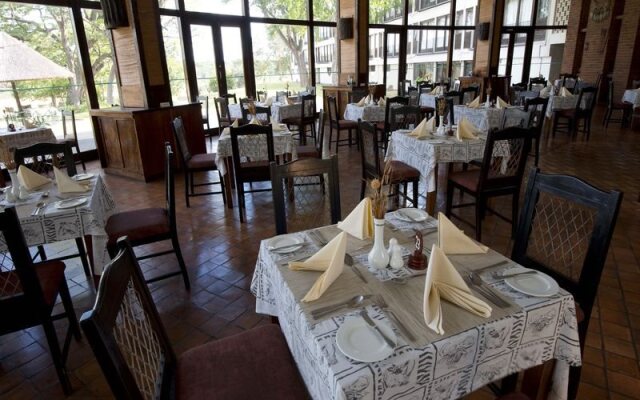 Hwange Safari Lodge