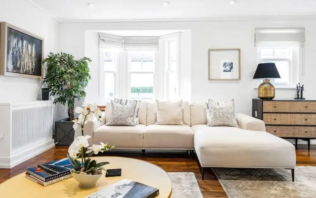 4-bed House Next To Harrods Pont Street Mews