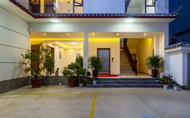 Huilianju Homestay (Lijiang High-Speed Railway Station)