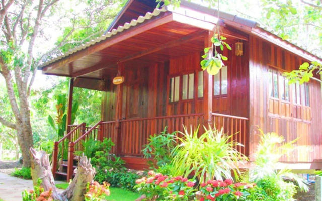 Baansuanlynjee Maeklong Resort