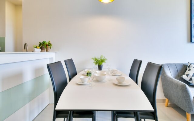 New Tresor River and City View Apartment