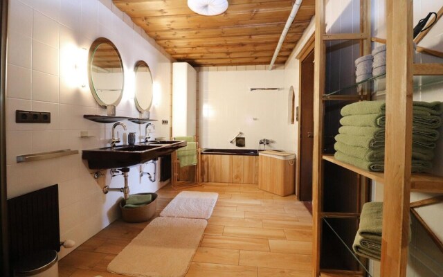 Amazing Home in Wagrain With 2 Bedrooms