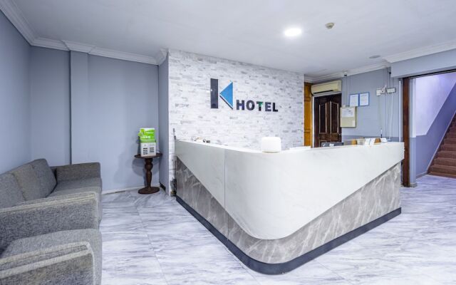Deluxe Hotel