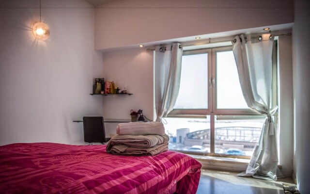 One of a Kind Gordon Beach Front 2BR Apt