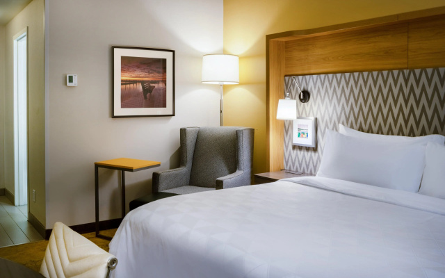 Holiday Inn Long Island-Islip Arpt East by IHG