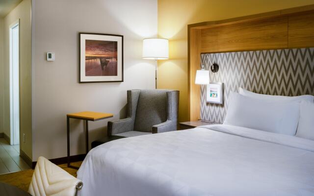 Holiday Inn Long Island-Islip Arpt East by IHG