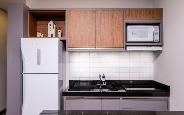 Studio c/ piscina no terraço 900m da praia STI102