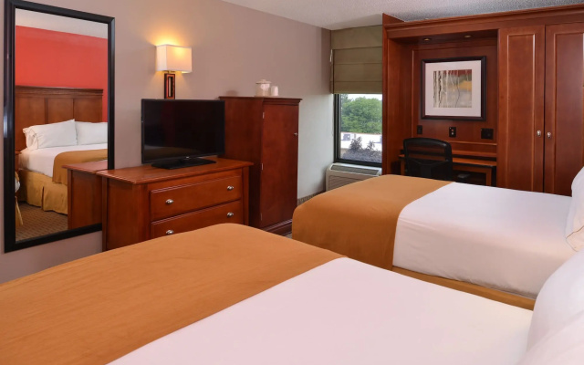 Holiday Inn Express Crestwood by IHG