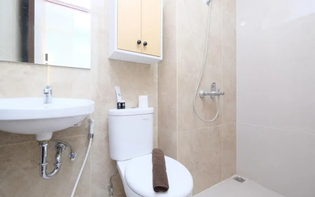 Nice And Relaxing Studio At Transpark Cibubur Apartment