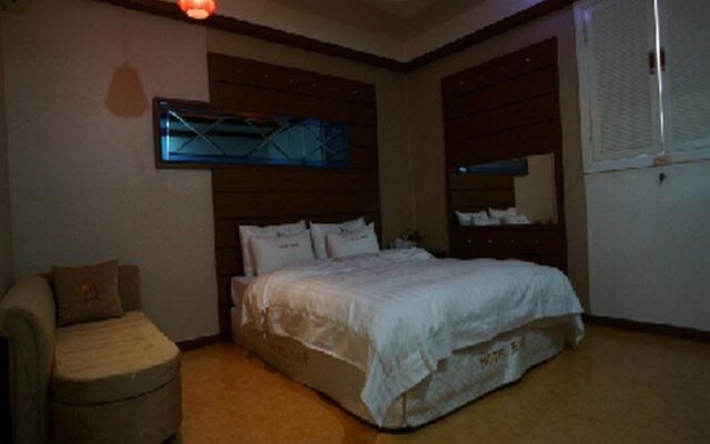 Freezone Motel