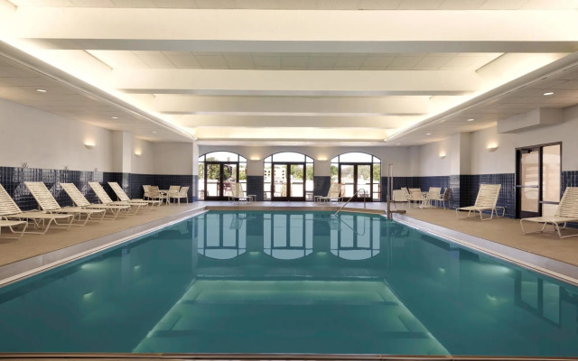 Hampton Inn & Suites Kansas City-Country Club Plaza