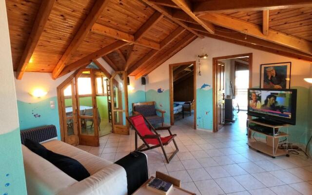 Loft apartment 20m from sea
