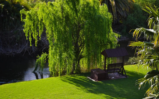 Riverside Lodge