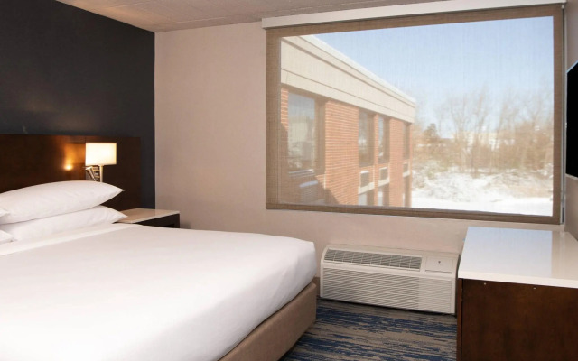 Skyline Hotel Detroit Airport, SureStay Collection by BW