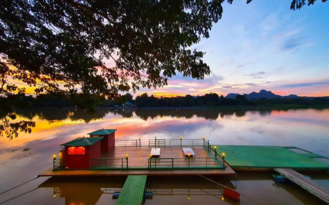 Golden Dragon Resort