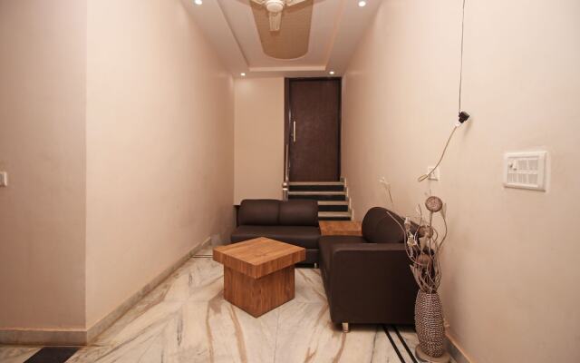 OYO 3202 Hotel Gayatri Residency