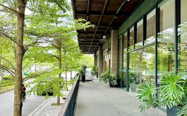 PentStudio West Lake by Emily in Town