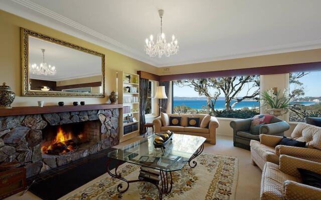 Char-ree-leera Luxury Retreat