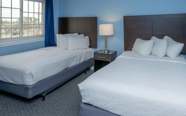 Commander Beach House Hotel