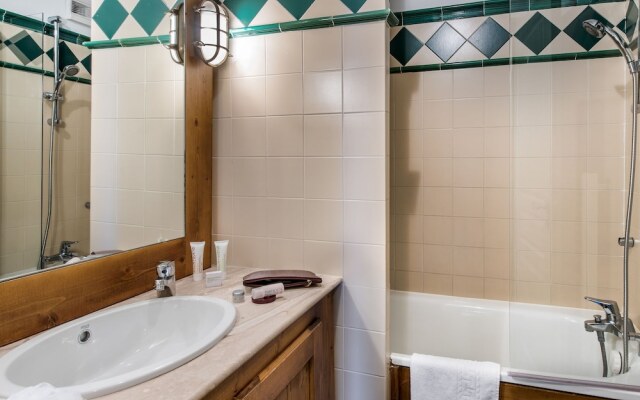 Pretty Apartment Just 300 Meters From the Slopes in Tignes