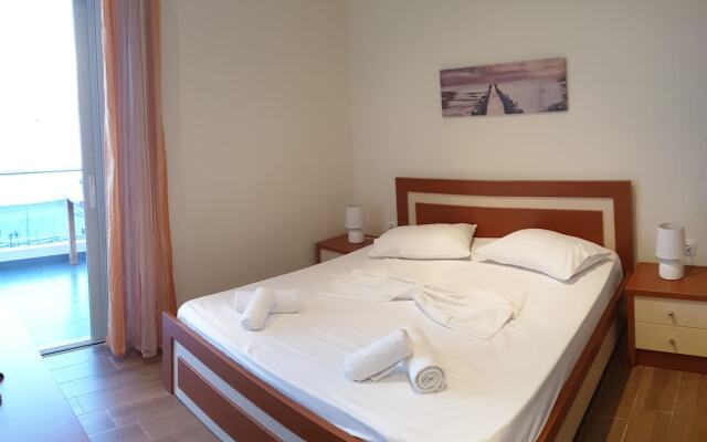 Golden Beach Hotel